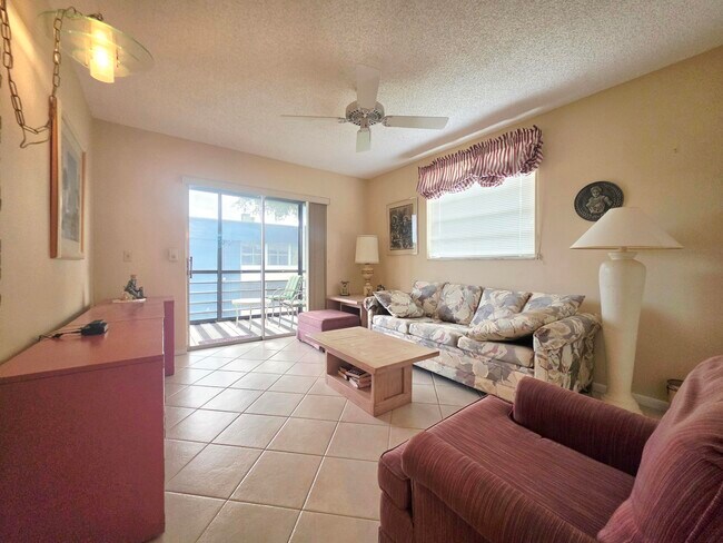 Building Photo - 719 Flanders Dr