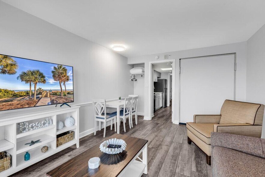 Building Photo - 2300 N Ocean Blvd