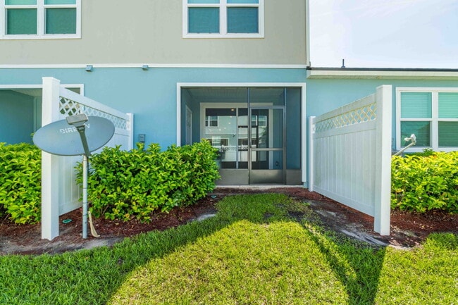 Building Photo - Oakleaf Plantation 3-Bedroom Townhouse in Towering Oaks – Spacious 1450 Sq Ft Living with 2 Full ...