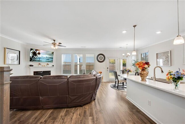 Building Photo - 1127 Trident Maple Chase