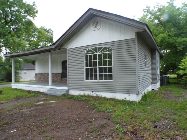 Building Photo - 3501 Avenue D