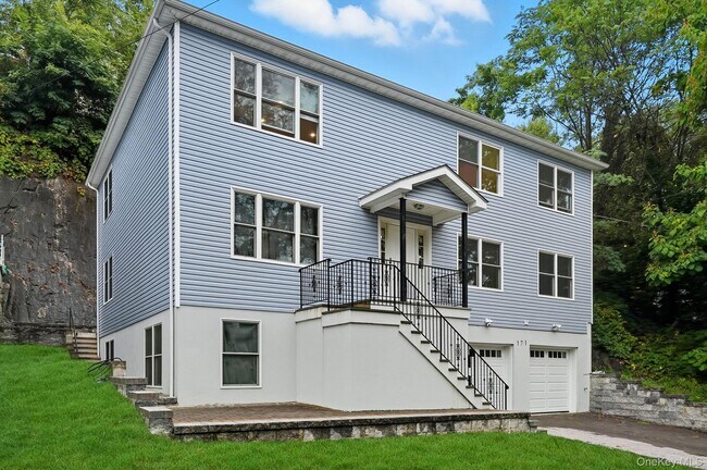 Building Photo - 171 Frederic St