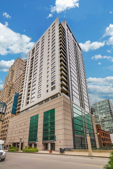Building Photo - 160 E Illinois St