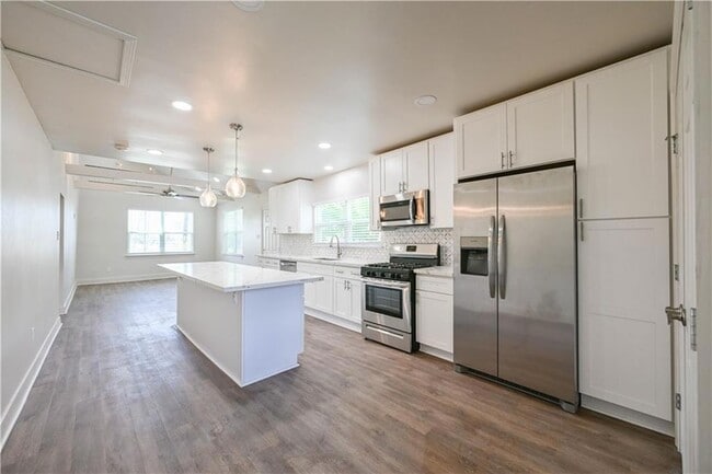 Building Photo - 401 Nursery Ave