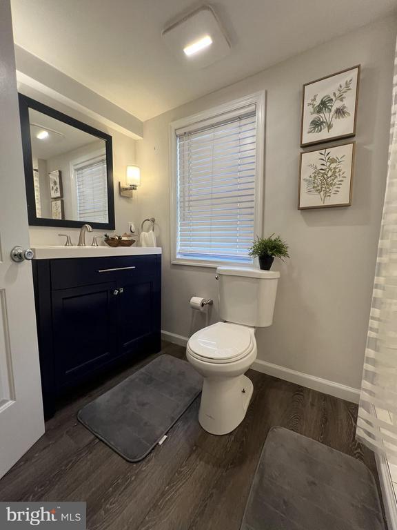 Building Photo - 324 S Castle St