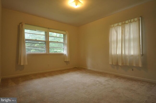 Building Photo - 4629 Hillbrook Dr