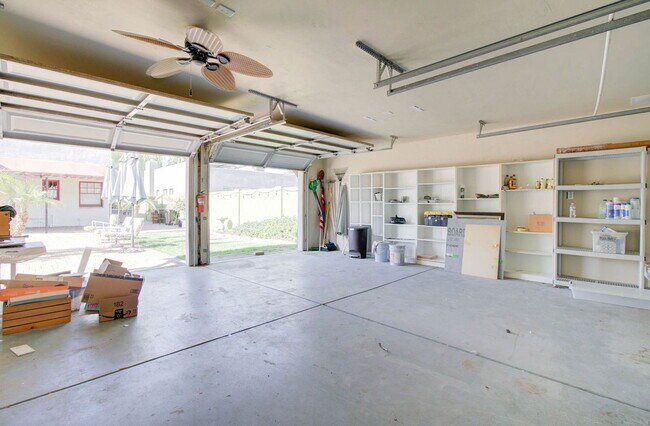 Building Photo - 1310 W Lynwood St