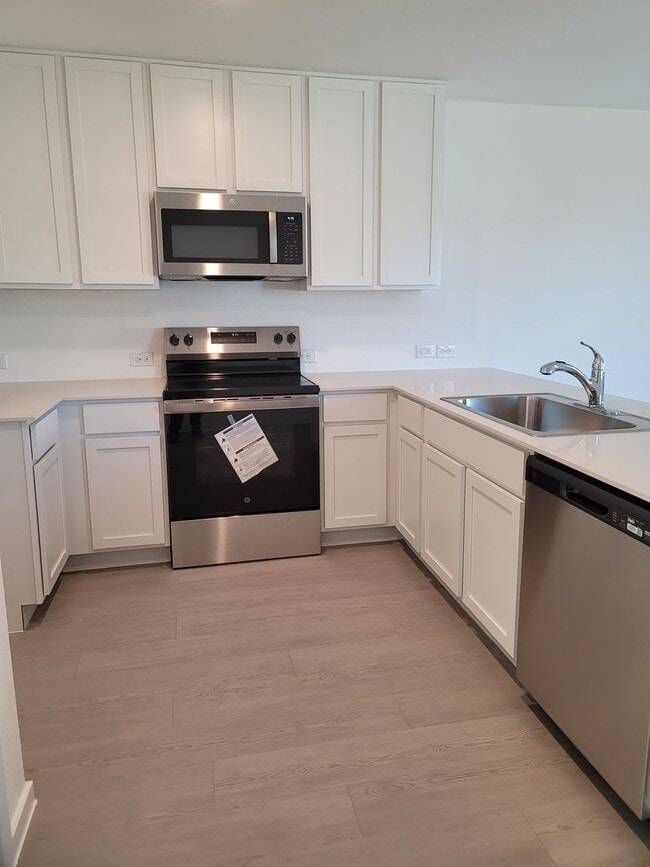 Building Photo - Brand new home on a corner lot!