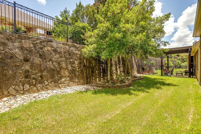 Building Photo - 709 Scenic Ranch Cir