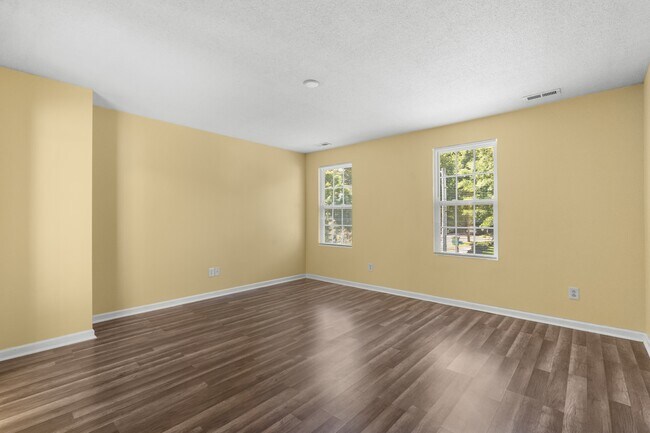 Building Photo - 100 Henson Pl