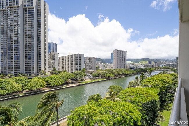 Building Photo - PRIME ALA MOANA/WAIKIKI LOCATION: 2BR/1.5BA Condo with Parking & In-Unit Washer/Dryer!