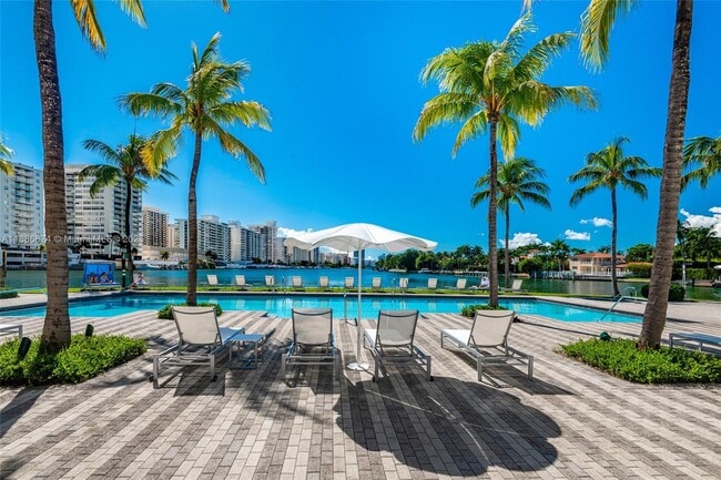 Building Photo - 6103 Aqua Ave