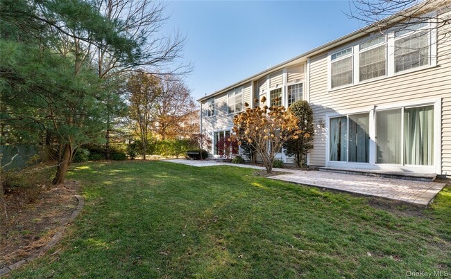 Building Photo - 19 Hamlet Woods Dr