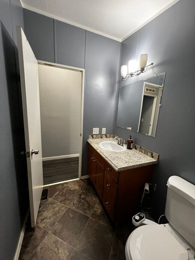 Building Photo - 3433 W McLeod Rd
