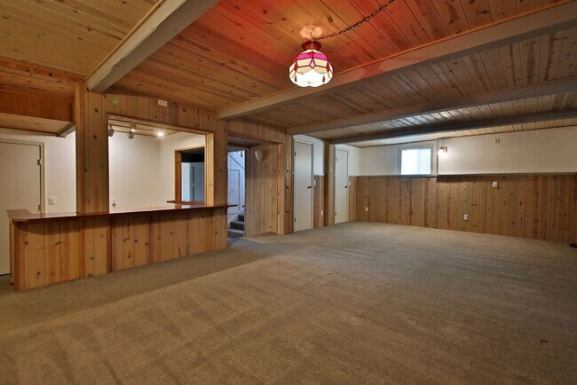 Building Photo - One Of A Kind Freeland Home with Two Seper...