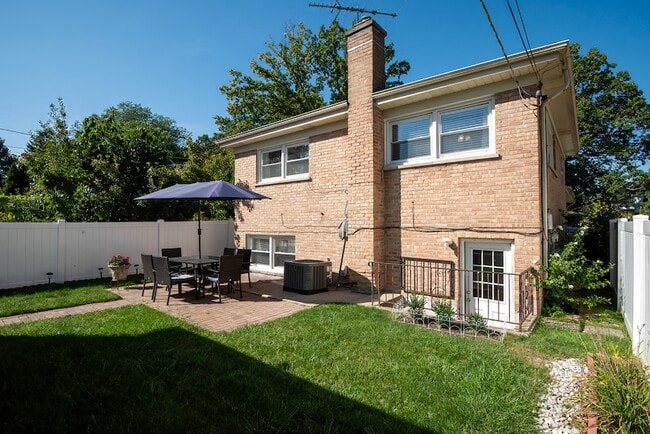 Building Photo - 8253 Karlov Ave