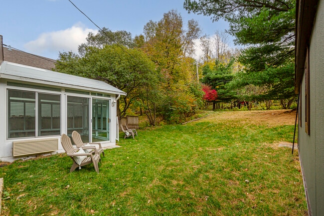 Building Photo - 107 Gwyn Ave