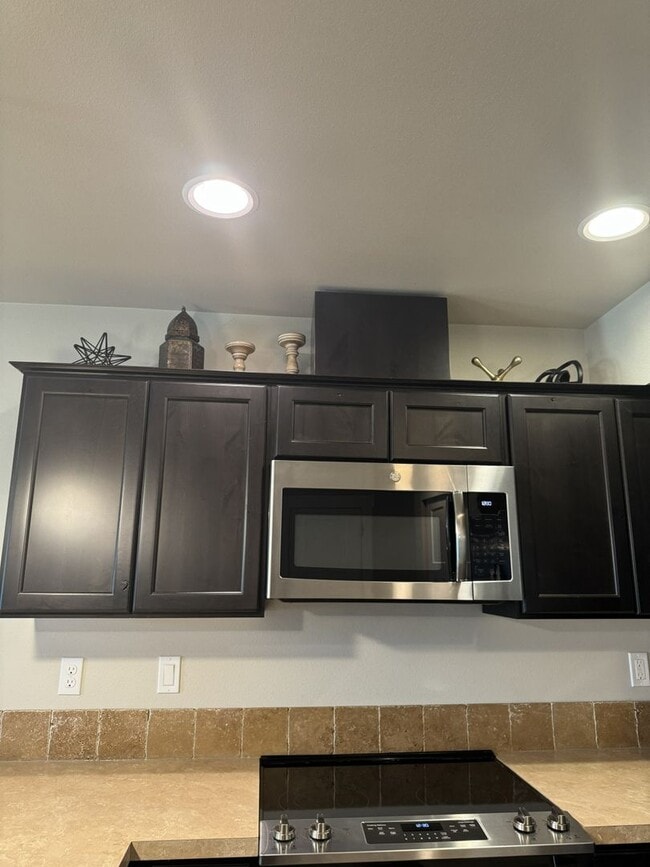 Building Photo - Furnished Hermiston Rental
