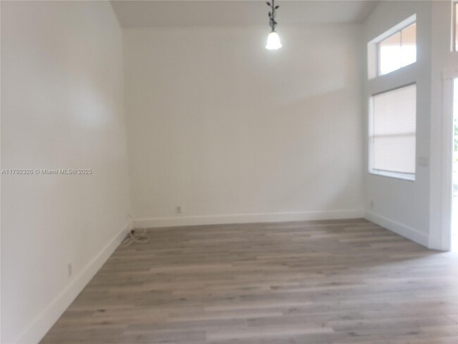 Building Photo - 719 Stanton Dr