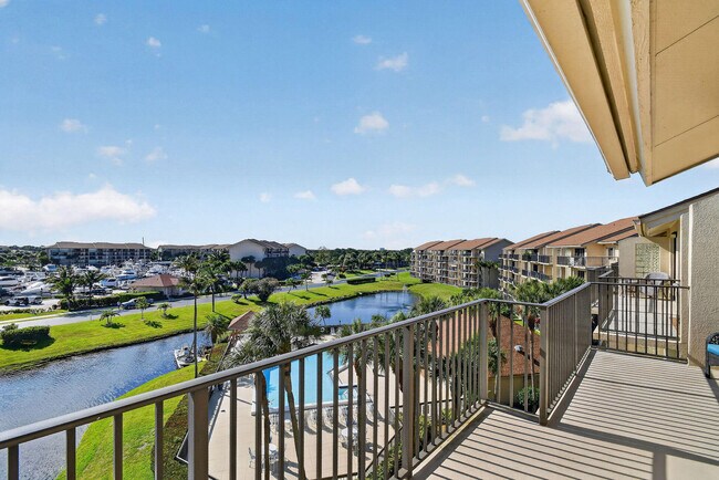 Building Photo - 701 Seafarer Cir