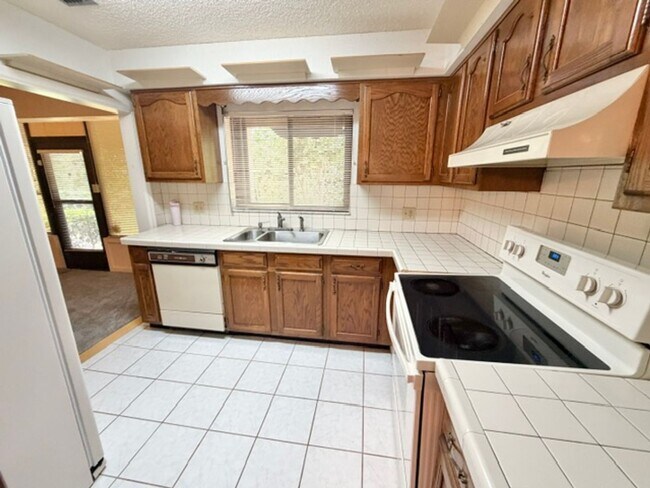 Building Photo - 101 Grand Plaza Dr