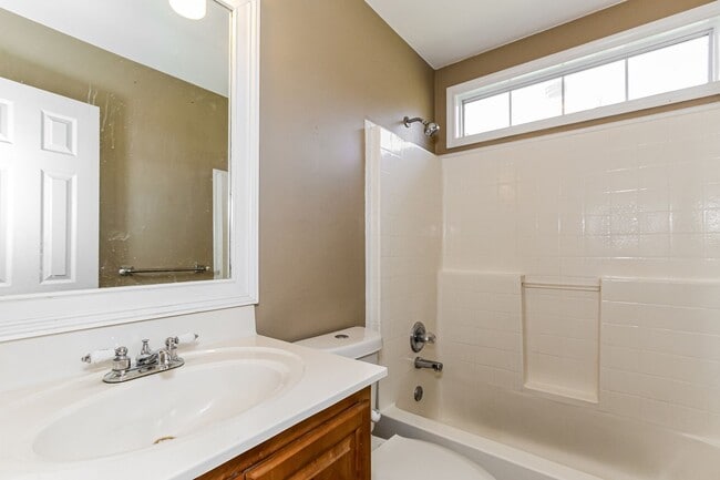 Building Photo - 453 Tocoa Rd