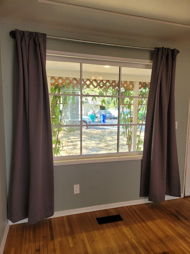 Building Photo - 1110 SE 113th Ave