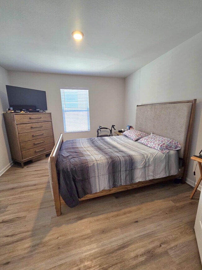 Building Photo - 1964 Catbird Trl