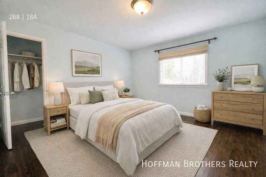 Building Photo - 806 N Las Palmas Ave