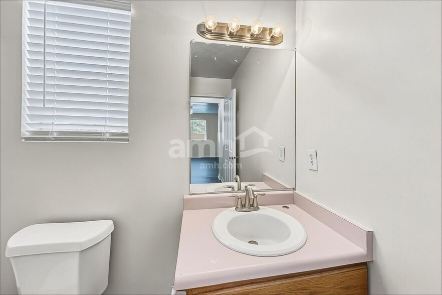 Building Photo - 13631 Clipper Ridge Way
