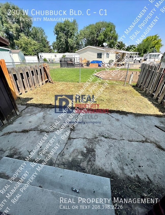 Building Photo - 230 W Chubbuck Rd