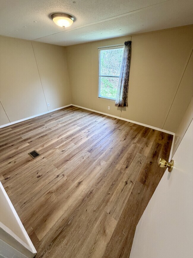 Building Photo - 41 Windy Hill Rd