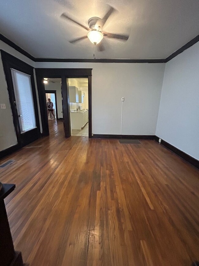 Building Photo - 1018-1024 Brown Street