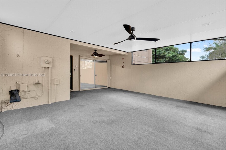 Building Photo - 9823 SW 93rd Ter