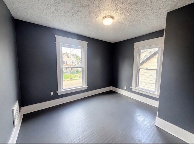 Building Photo - 1224 18th St NW