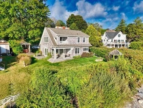 Building Photo - 73 Bayside Ave