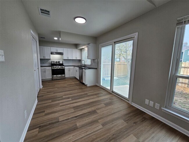 Building Photo - 1416 Hyridge Cir