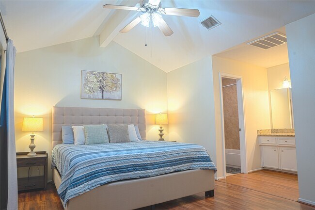 Building Photo - 36 S High Oaks Cir