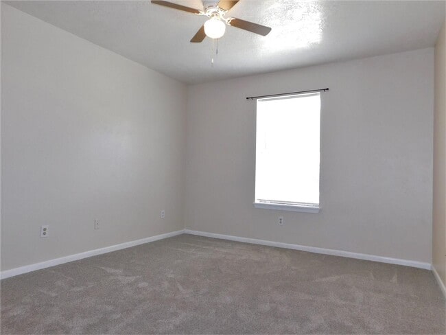 Building Photo - 1711 Hazelwood St