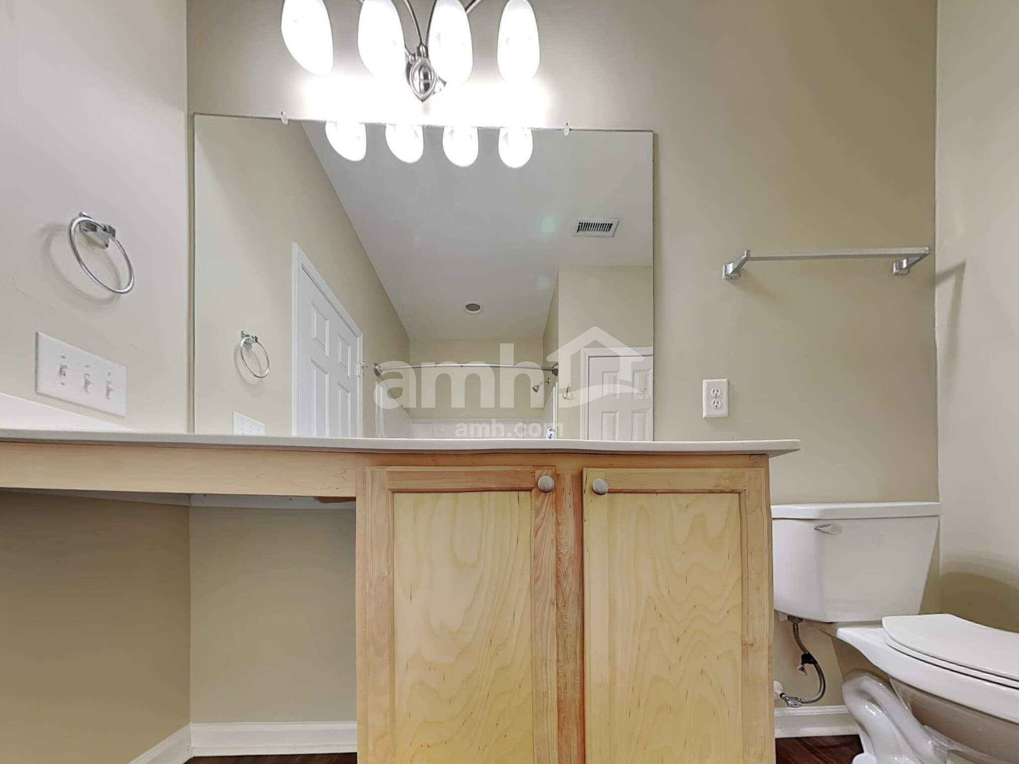 Building Photo - 89 Norwich Dr