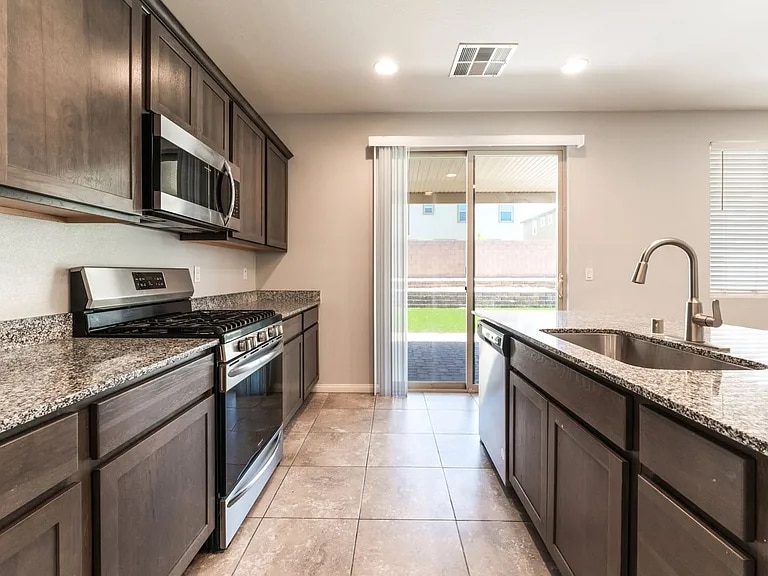 Building Photo - 5904 Galway Bay St