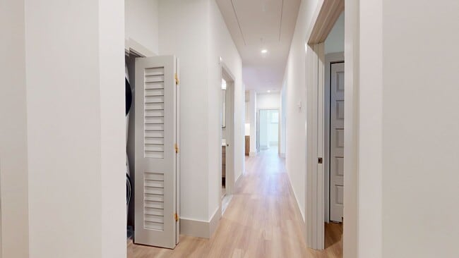 Building Photo - 2 Bedroom Brand New Upstairs Berkeley Unit!
