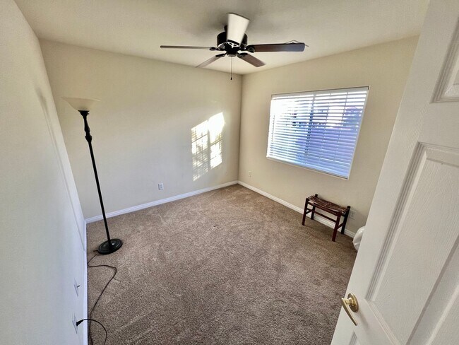 Building Photo - SOUTHERN HIGHLANDS! 3BD/2.5BA FURNISHED!