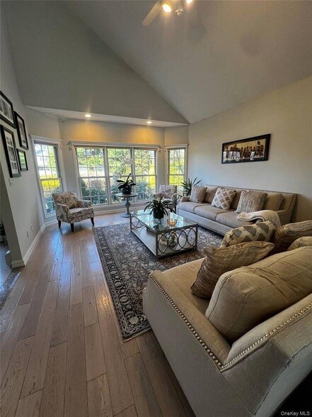 Building Photo - 6 Kara Ct