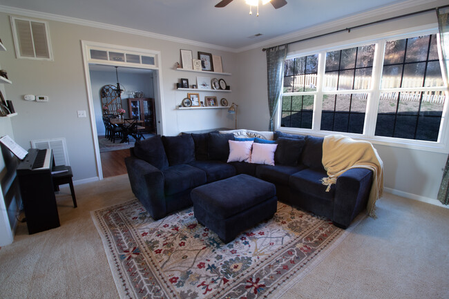 living room with view of yard - 536 Rolling Valley Ct