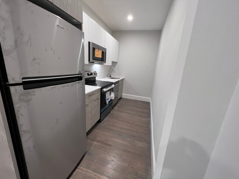 Building Photo - 132 Jersey St