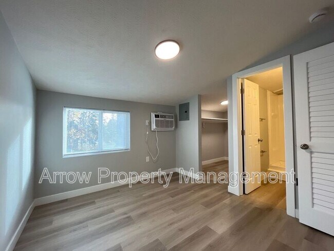 Building Photo - 877 N 26th St