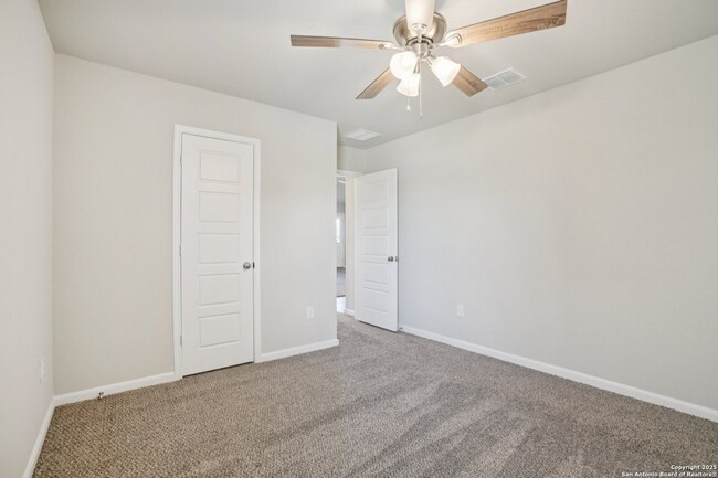 Building Photo - 7019 Vista Lp