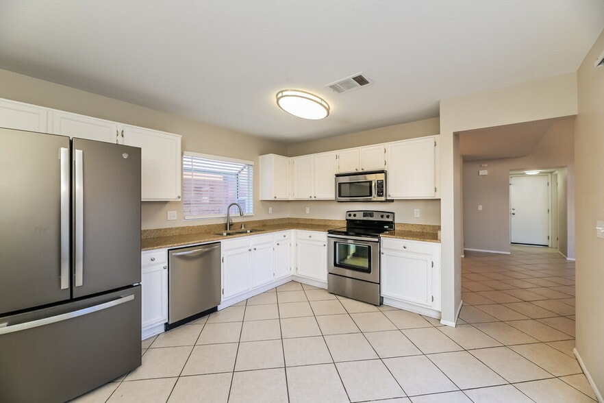 Building Photo - 52 Quiet Desert Ln