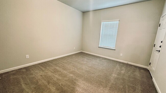 Building Photo - Newly Built Duplex on the Far West Side!